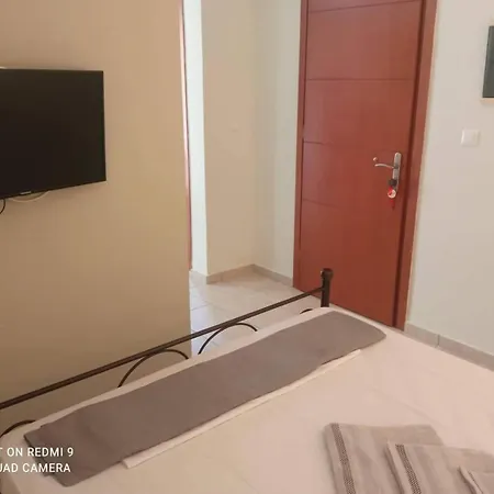Vasilis Travlos Apartament *